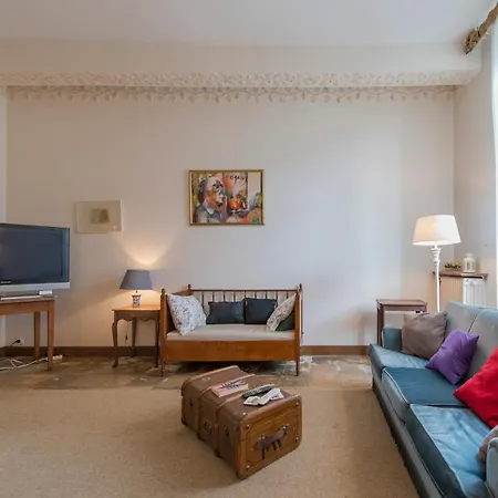 Dans Le Chateau De Waleffe Apartment *