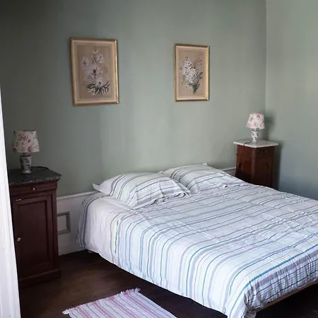 Dans Le Chateau De Waleffe Apartment *